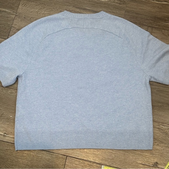 Abercrombie & Fitch 100% Cashmere Light Blue Short-Sleeve Crewneck Sweater - Picture 2 of 6